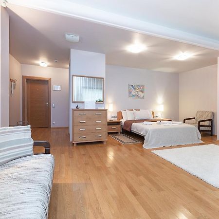 Room In Guest Room - Valensija - Large Suite Jūrkalne エクステリア 写真