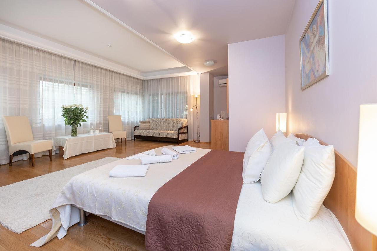 Room In Guest Room - Valensija - Large Suite Jūrkalne エクステリア 写真