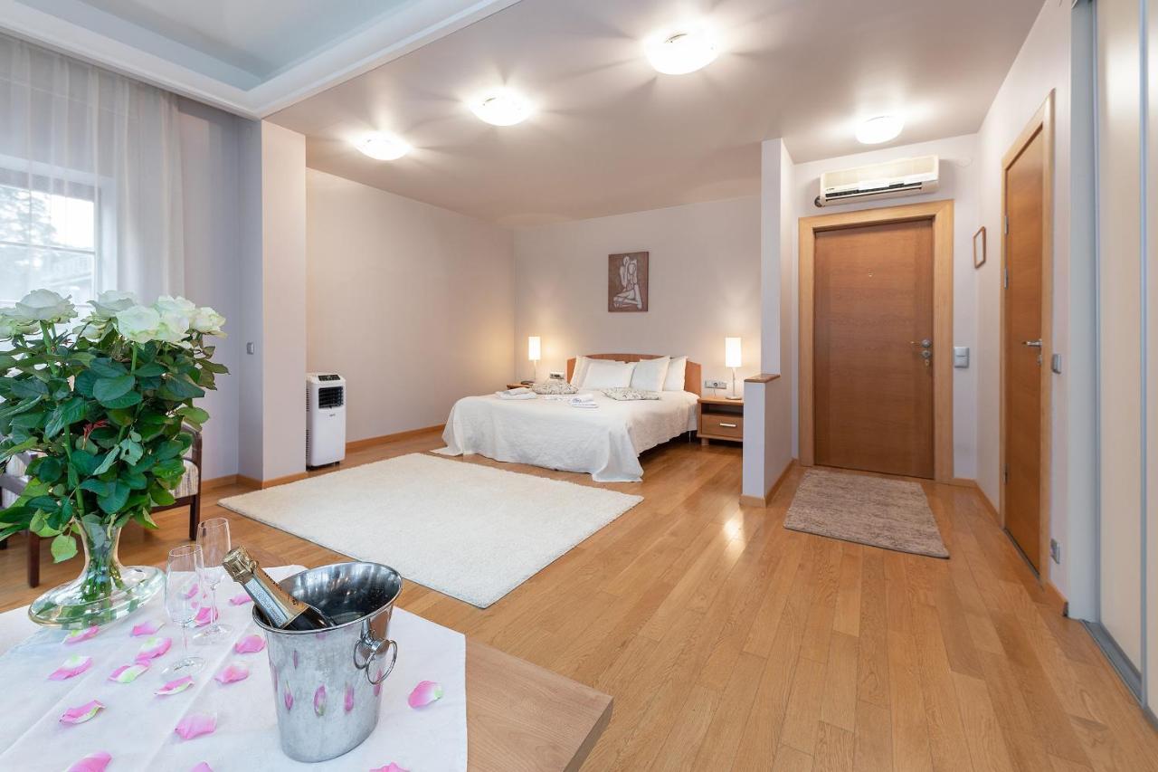 Room In Guest Room - Valensija - Large Suite Jūrkalne エクステリア 写真