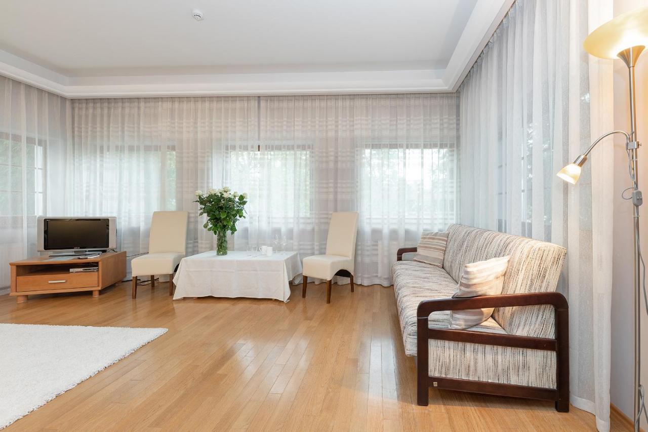 Room In Guest Room - Valensija - Large Suite Jūrkalne エクステリア 写真